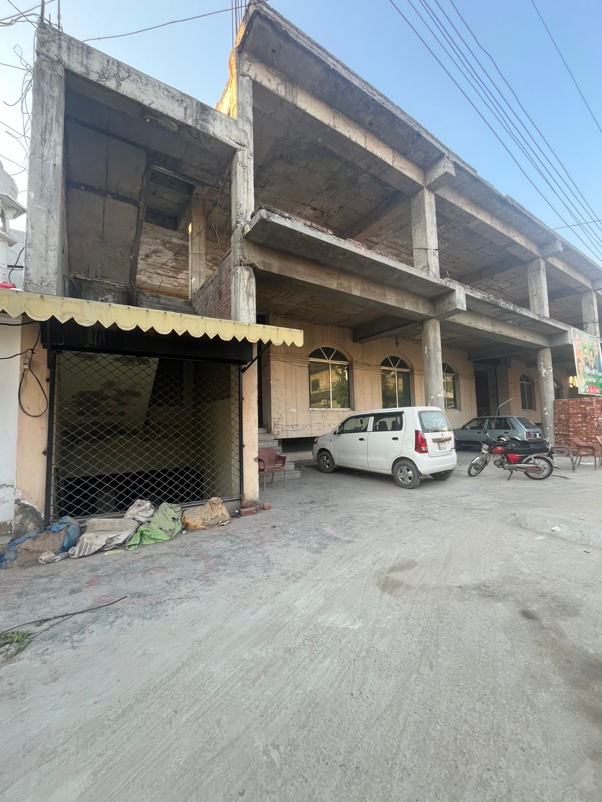 Commercial 2 Kanal Double story apartment