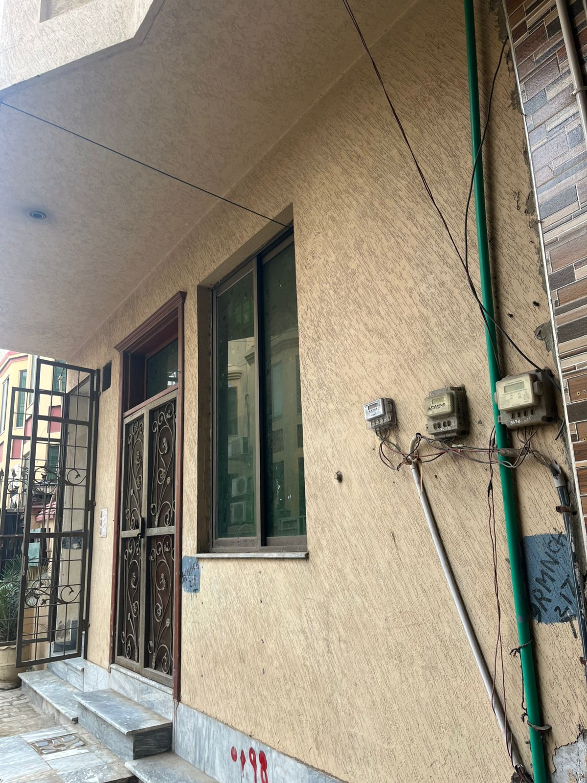 3.5 Marla Triple-Story House for Sale in Ahbab Colony